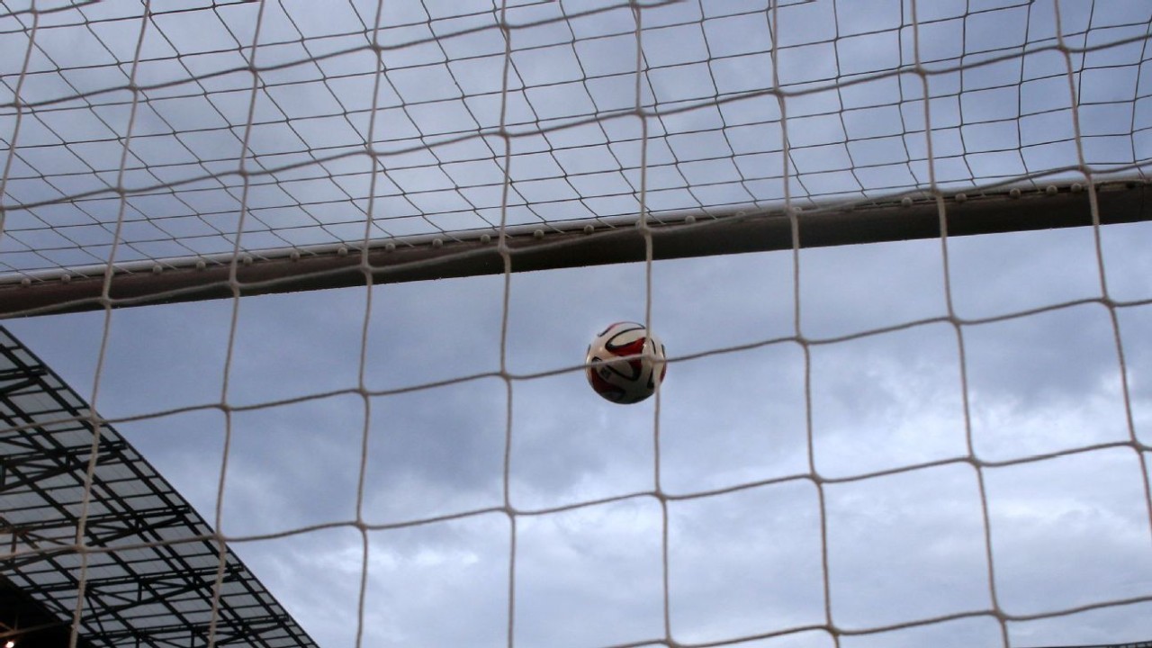 Italian player sent off for urinating next to pitch