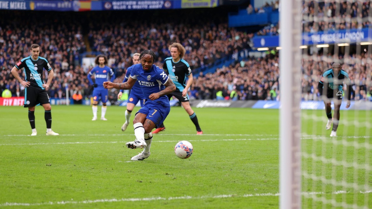 Raheem Sterling sends message to Chelsea fans after FA Cup boos