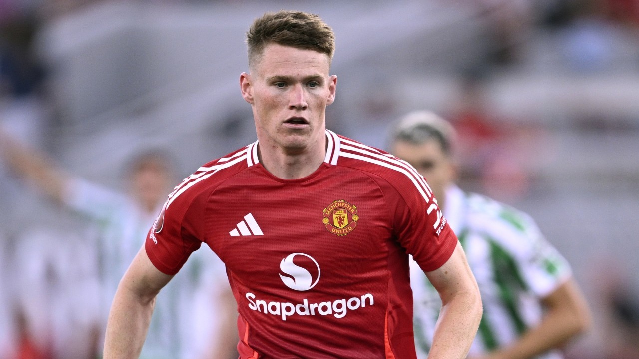 Scott McTominay 'travels to Italy' to complete Napoli transfer