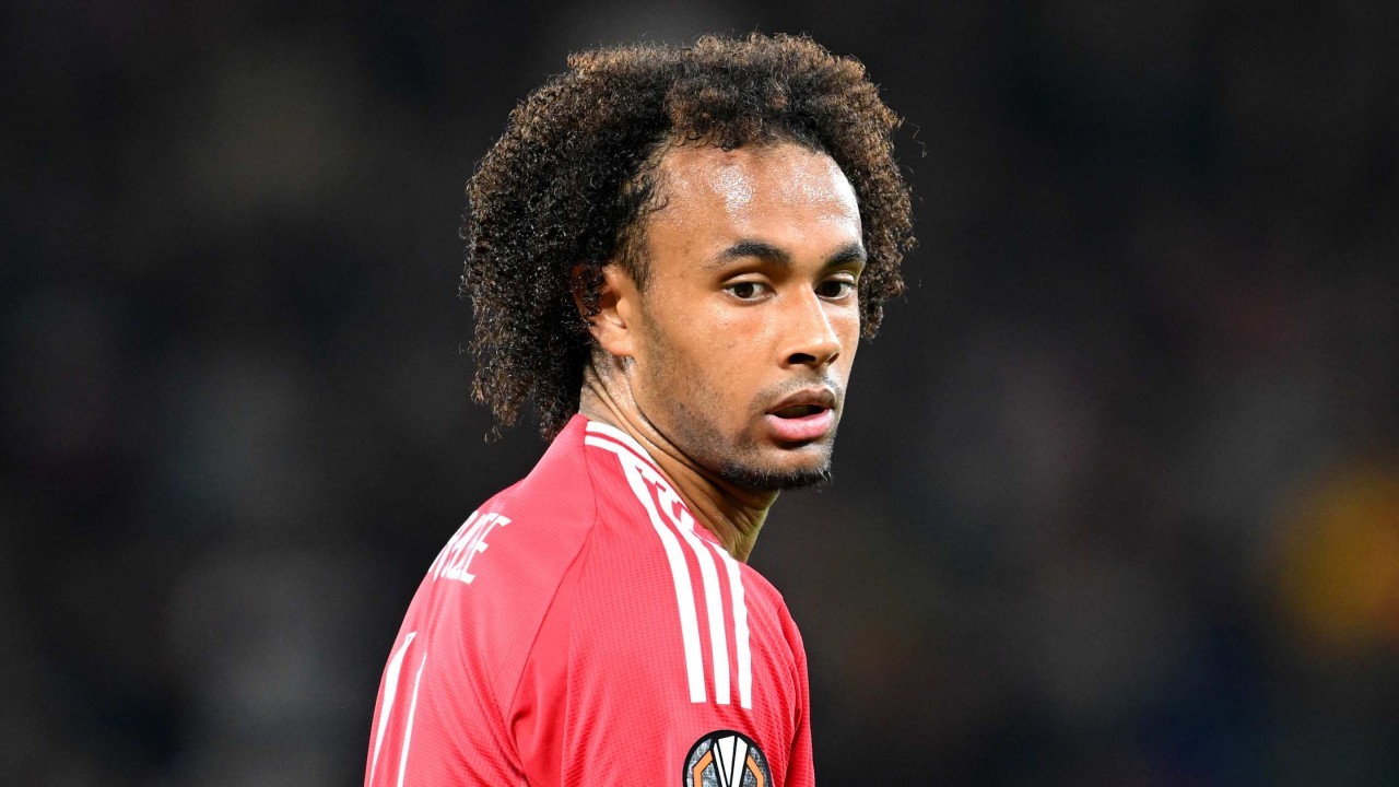 Erik ten Hag makes Joshua Zirkzee prediction after slow Man Utd start