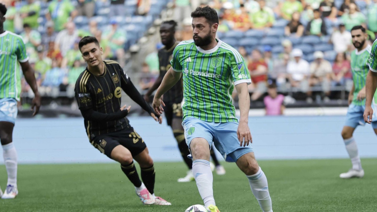 MLS Cup Playoffs: Previewing the Eastern and Western Conference Semifinals