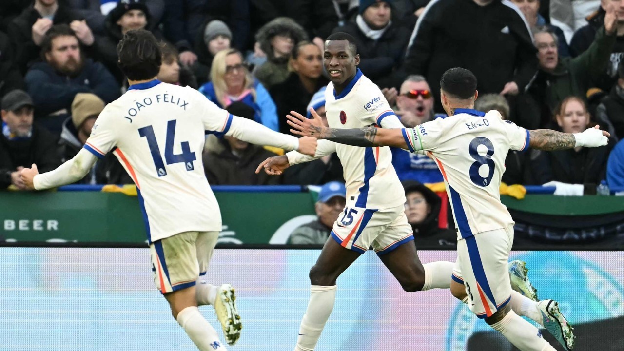 4 talking points as Chelsea cement place in Premier League top three