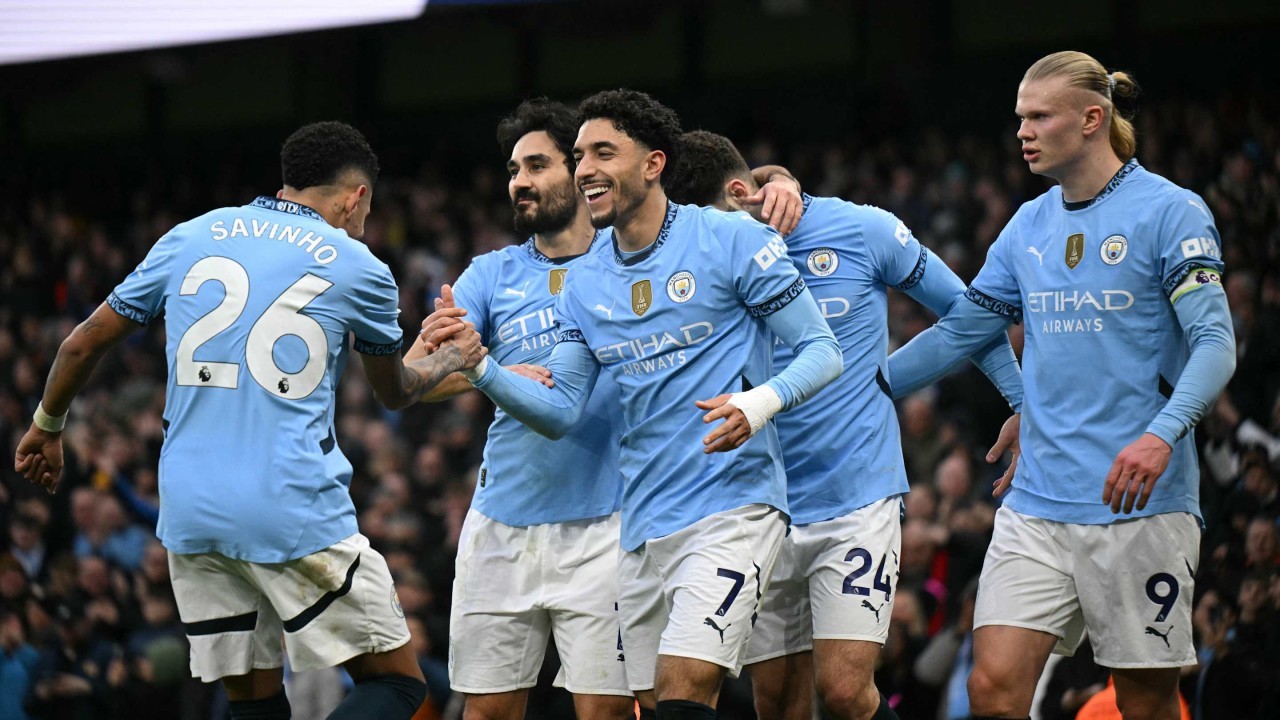 Supercomputer predicts final Premier League top four after Man City win in style