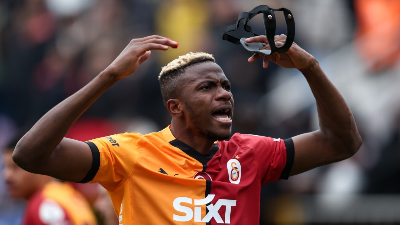 Man Utd & Chelsea sent Victor Osimhen transfer warning by Napoli president