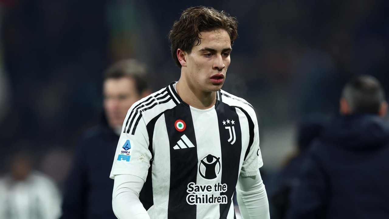 Chelsea & Liverpool join Man Utd in race for €90m Juventus midfielder