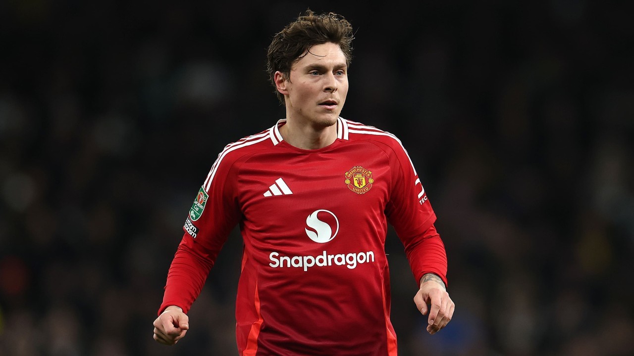 Man Utd defender makes desperate plea to Ruben Amorim as summer exit looms