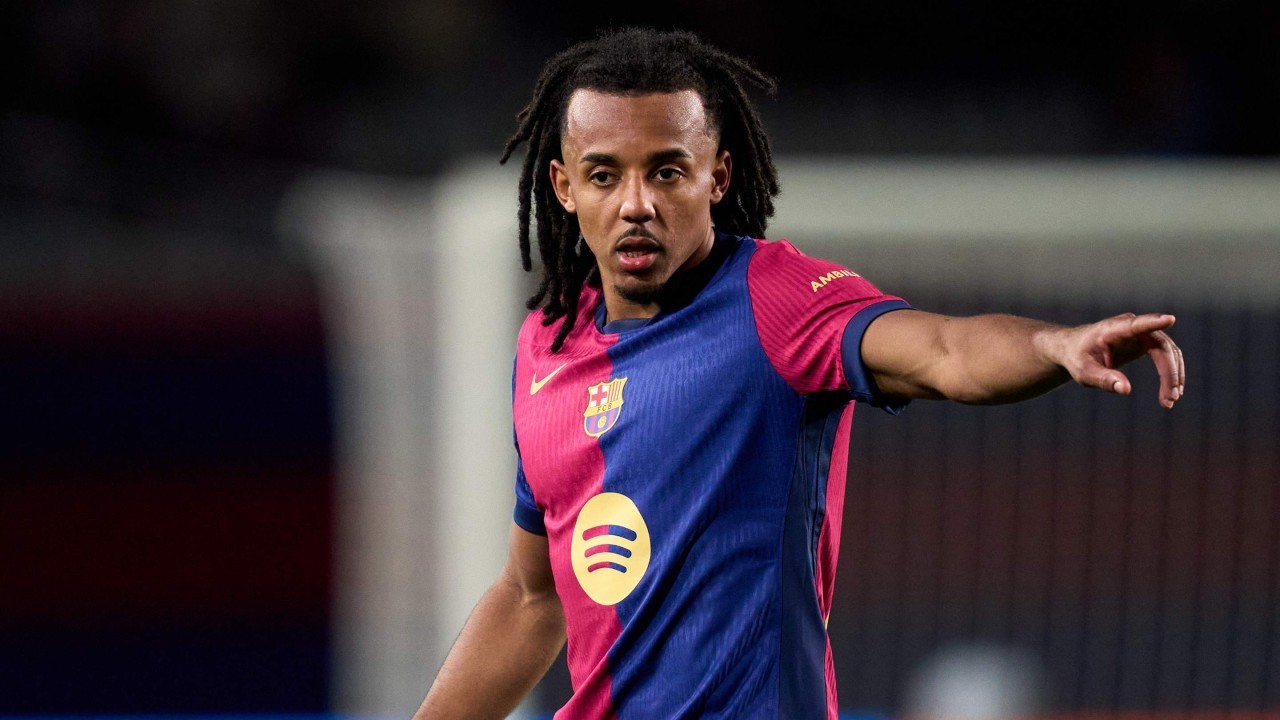 Chelsea make Barcelona defender 'top target' for summer transfer window