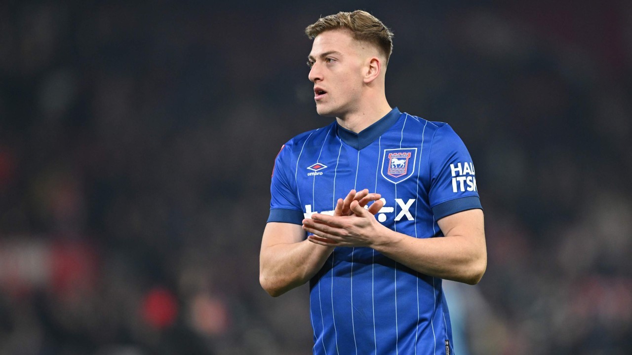 Chelsea, Man Utd & Man City sent warning over Liam Delap transfer plans