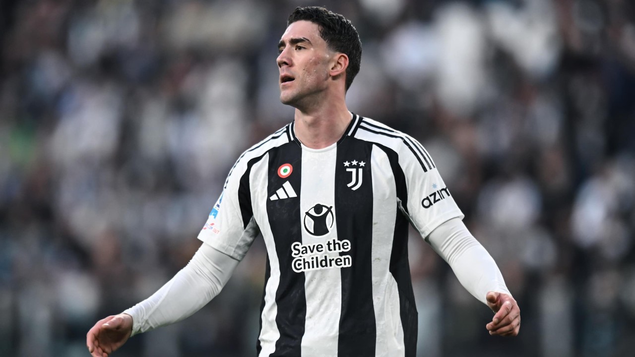 Dusan Vlahovic: Premier League trio ramp up interest in Juventus striker