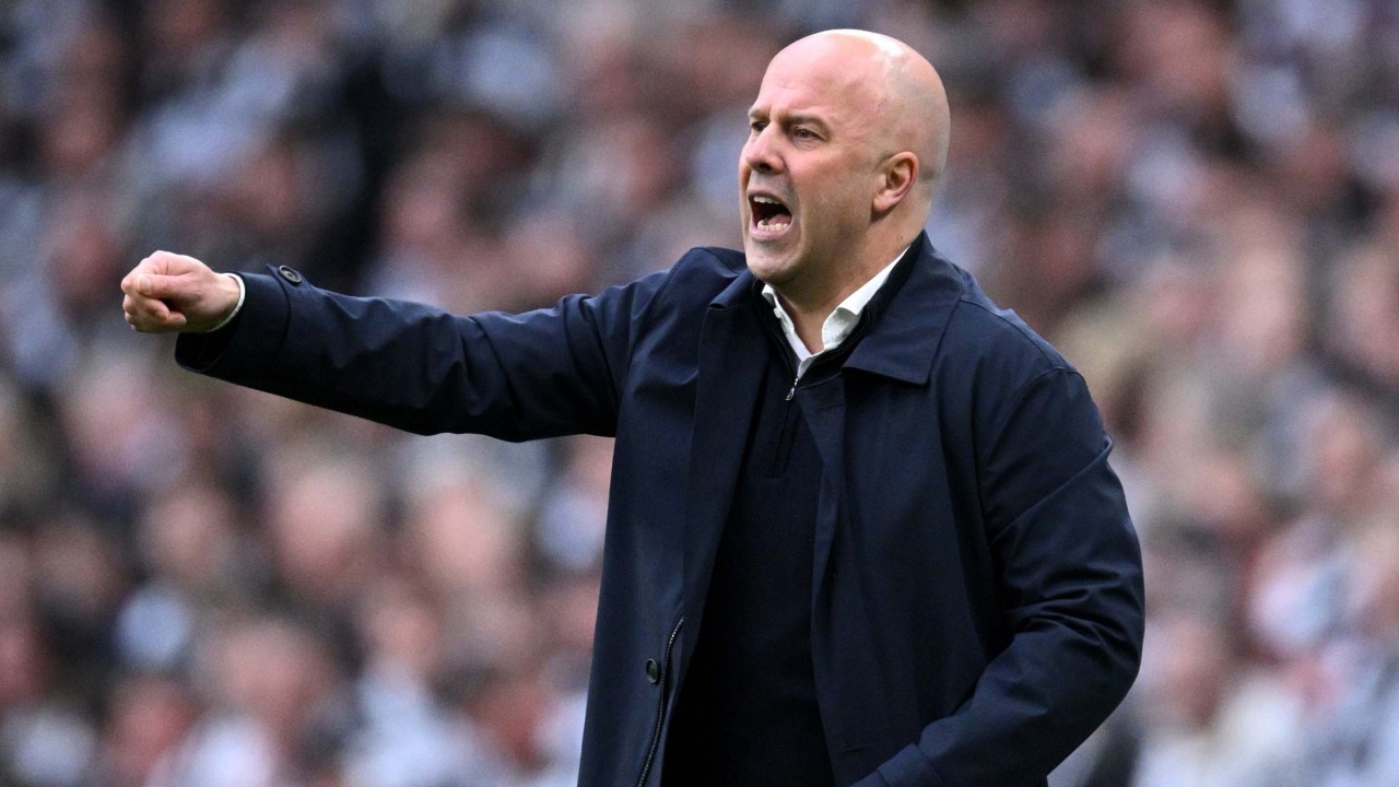 'It is a strange question to ask' - Arne Slot hits out at critical ex-Liverpool player