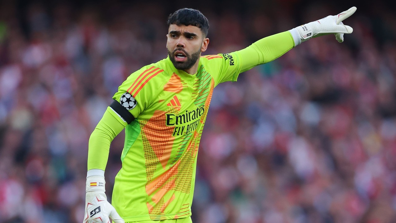 Arsenal star slammed after surprise PSG declaration