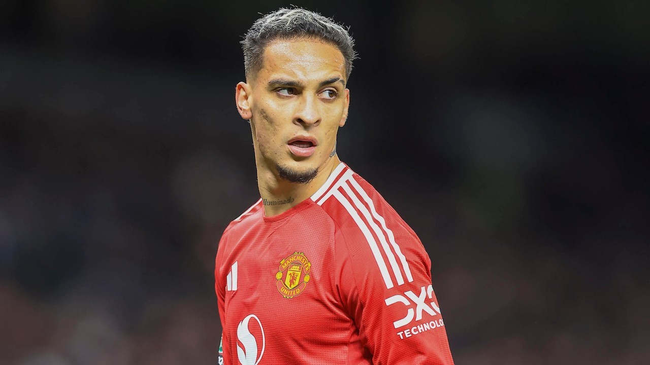 Arsenal linked with stunning move for Man Utd misfit