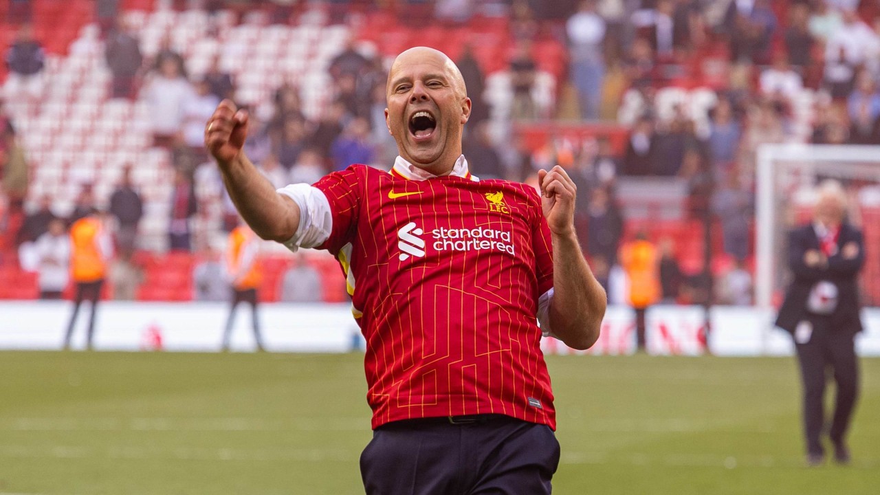 Arne Slot fires warning to Arsenal & Man City after Premier League title