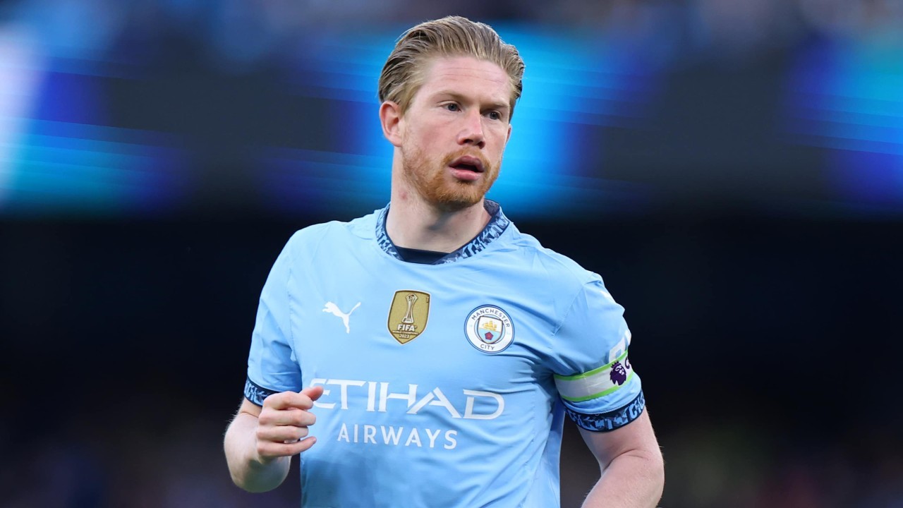 Kevin De Bruyne offered shock Premier League lifeline by Man City rivals