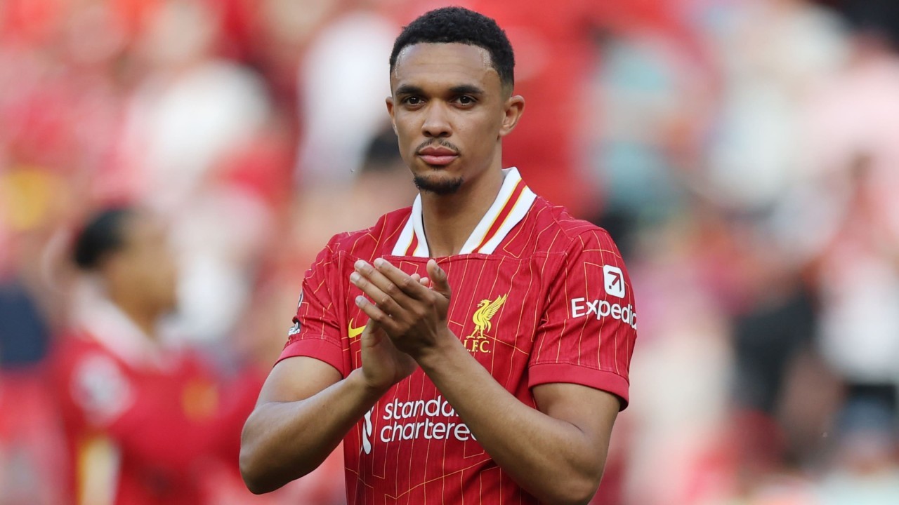 'That's how I feel' - Robertson & Slot respond to hostile Alexander-Arnold reception
