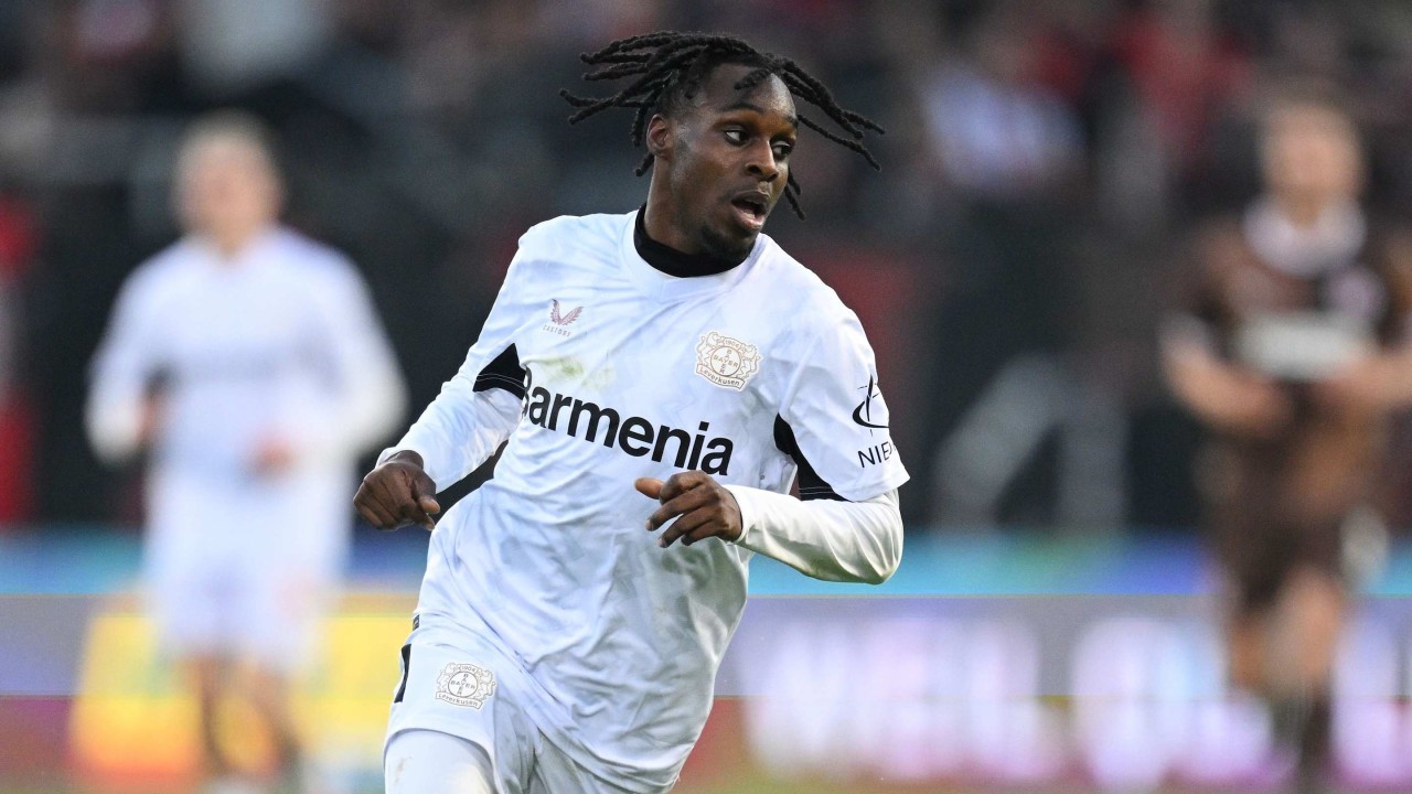 Liverpool's 'transfer priority' clashes with Jeremie Frimpong progress