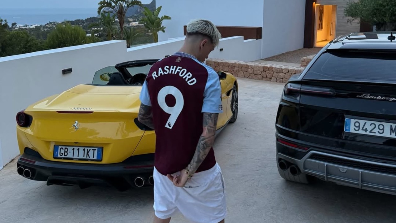 Alejandro Garnacho posts controversial Marcus Rashford Aston Villa shirt picture