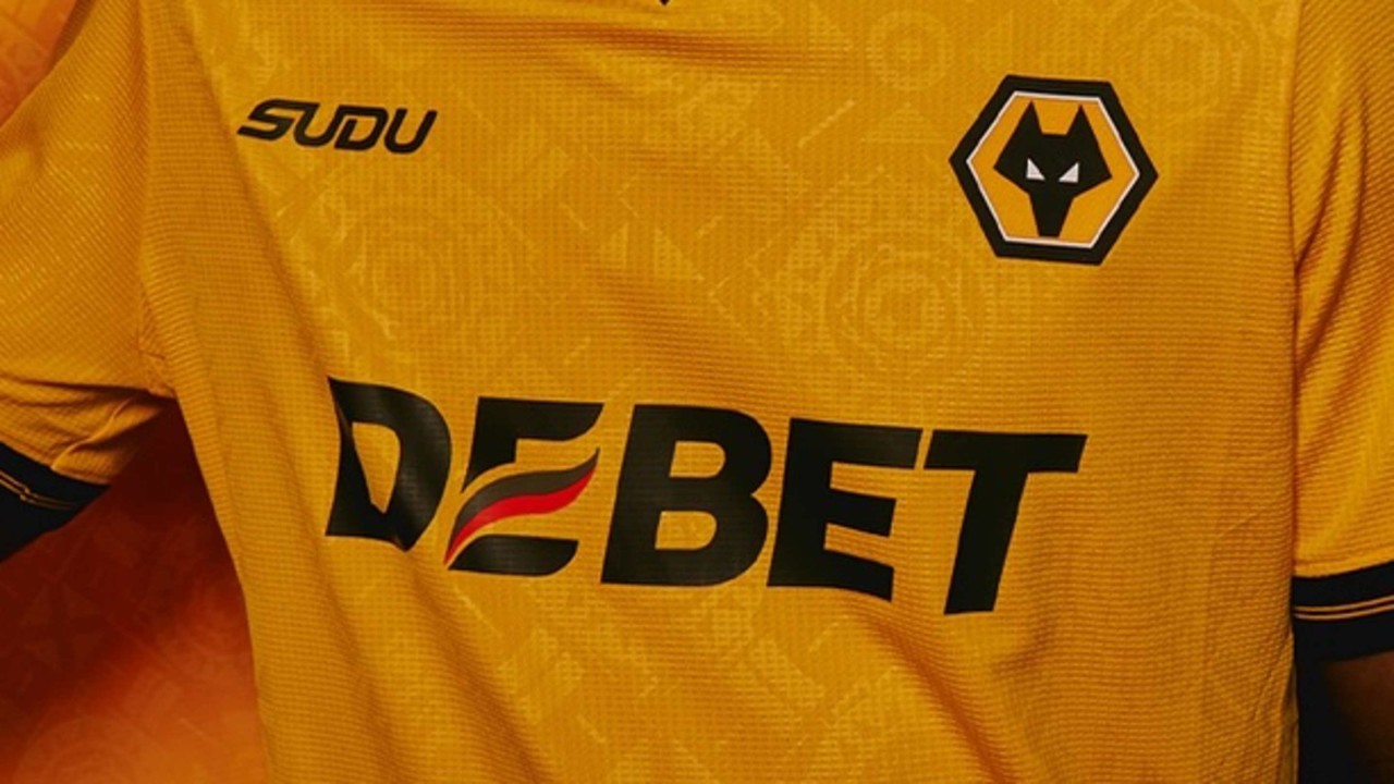 Wolves unveil 2025/26 home kit featuring unique twist